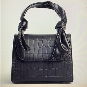 Boehemian knotted handle cross body bag